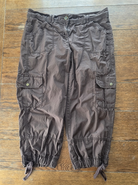 Tommy Hilfiger Pants - Tommy Hilfiger Brown Cargo Capri Pants - Size 10